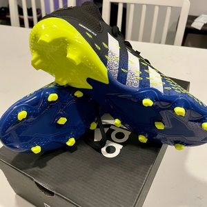 adidas Predator Freak .3 Kids' FG Soccer Cleats